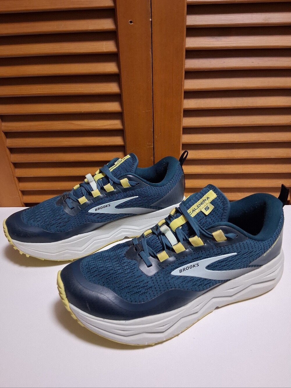 Brooks Caldera 5 Women's Trail Running Shoe * Size: 10.5 (Medium)